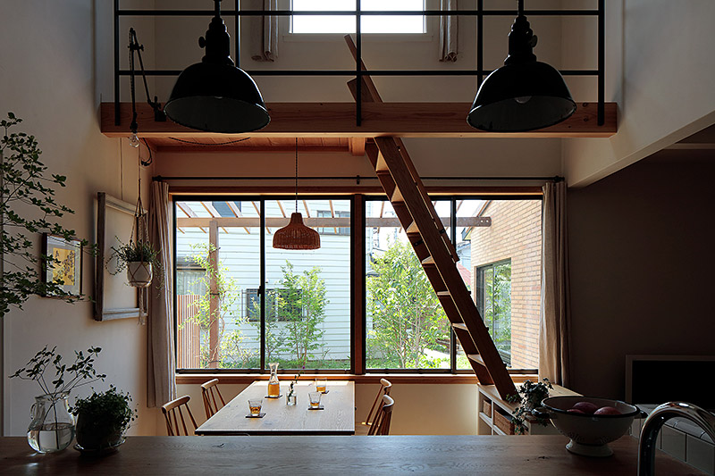 本とともに暮らす家